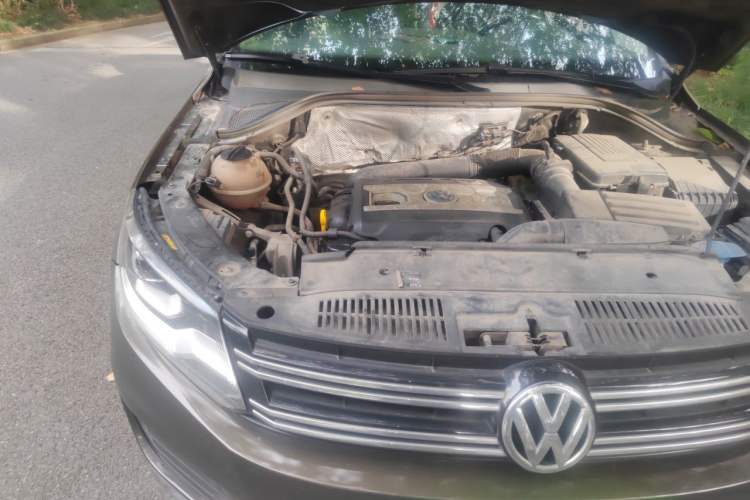 Used Volkswagen Tiguan 2015 1.8TSI Automatic Two-Wheel Drive Trend Edition Engine Bay Right