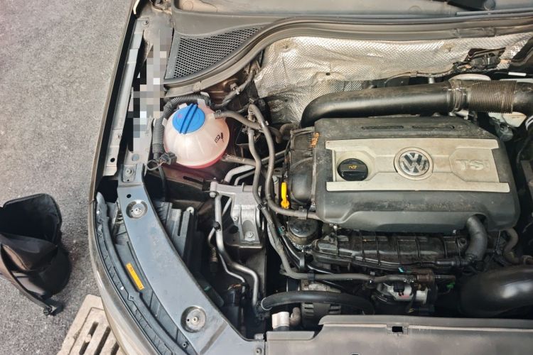 Used Volkswagen Tiguan 2015 1.8TSI Automatic Two-Wheel Drive Comfort Edition Engine Bay Right