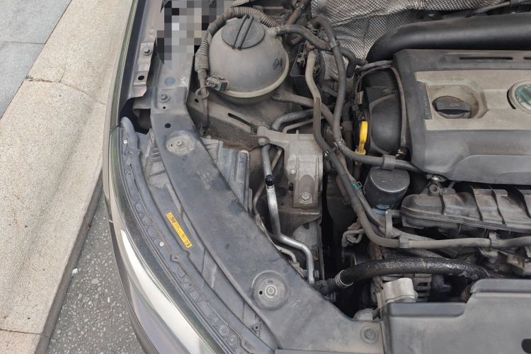 Used Volkswagen Tiguan 2015 1.8TSI Automatic Two-Wheel Drive Luxury Model Engine Bay Right