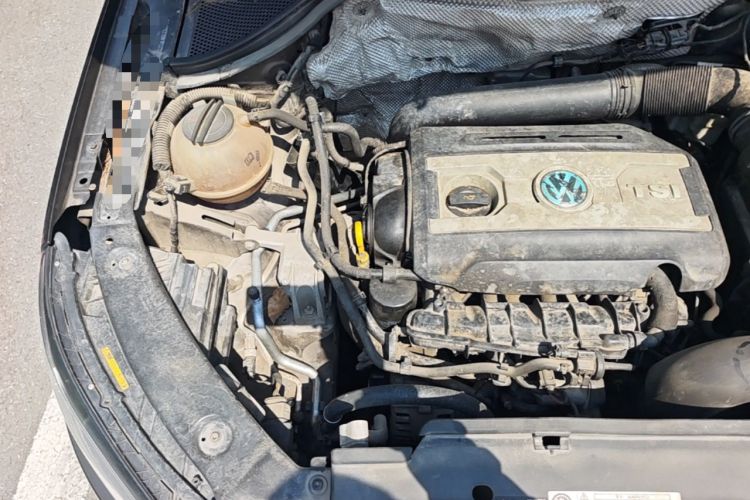Used Volkswagen Tiguan 2015 1.8TSI Automatic Two-Wheel Drive Comfort Edition Engine Bay Right