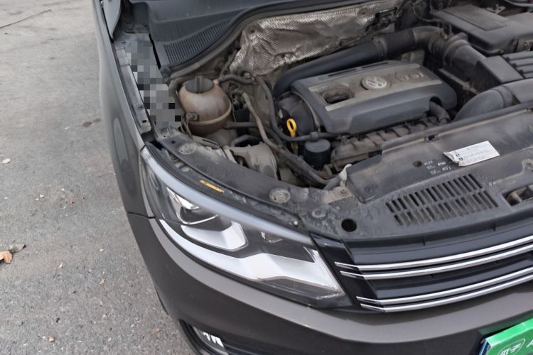 Used Volkswagen Tiguan 2015 1.8TSI Automatic Two-Wheel Drive Luxury Model Engine Bay Right
