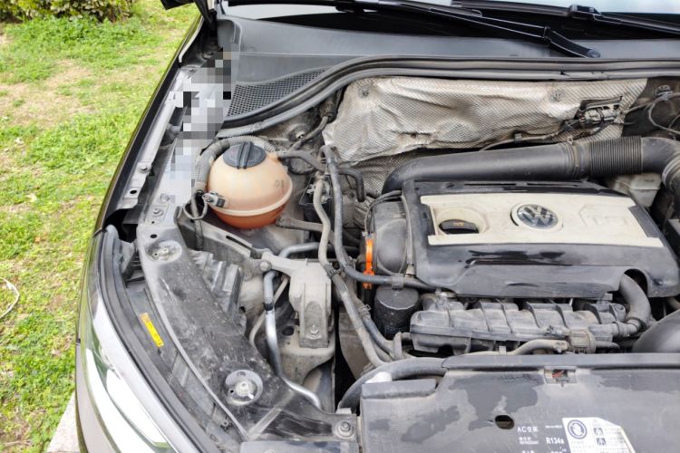 Used Volkswagen Tiguan 2015 1.8TSI Automatic Two-Wheel Drive Luxury Model Engine Bay Right