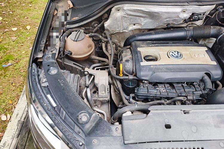 Used Volkswagen Tiguan 2015 1.8TSI Automatic Two-Wheel Drive Comfort Edition Engine Bay Right