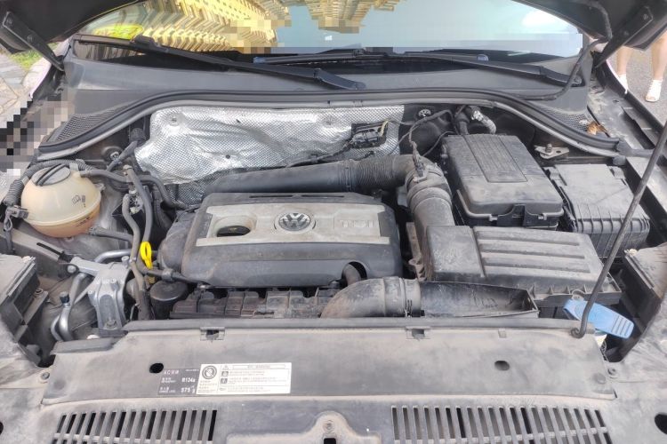 Used Volkswagen Tiguan 2015 2.0 TSI Automatic All-Wheel Drive Flagship Edition Engine Bay