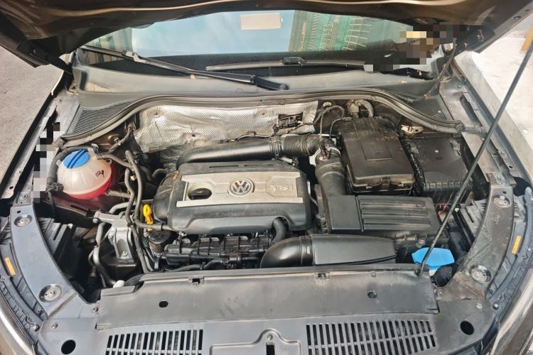 Used Volkswagen Tiguan 2015 1.8TSI Automatic Two-Wheel Drive Comfort Edition Engine Bay