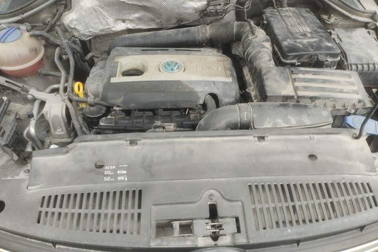 Used Volkswagen Tiguan 2015 1.8TSI Automatic Two-Wheel Drive Luxury Model Engine Bay