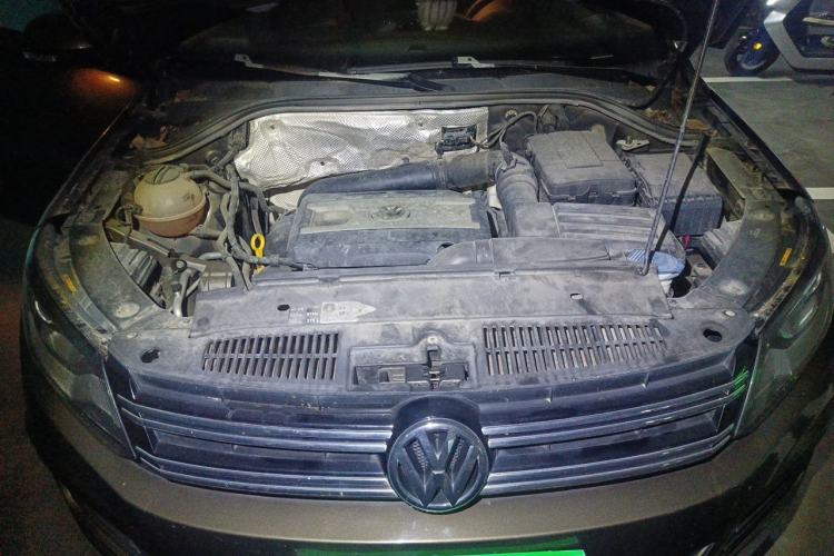 Used Volkswagen Tiguan 2015 1.8TSI Automatic Two-Wheel Drive Comfort Edition Engine Bay