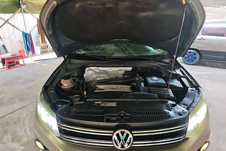 Used Volkswagen Tiguan 2015 2.0 TSI Comfort Edition Engine Bay