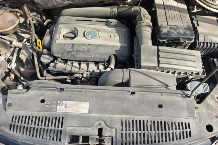 Used Volkswagen Tiguan 2015 1.8TSI Automatic Two-Wheel Drive Luxury Model Engine Bay