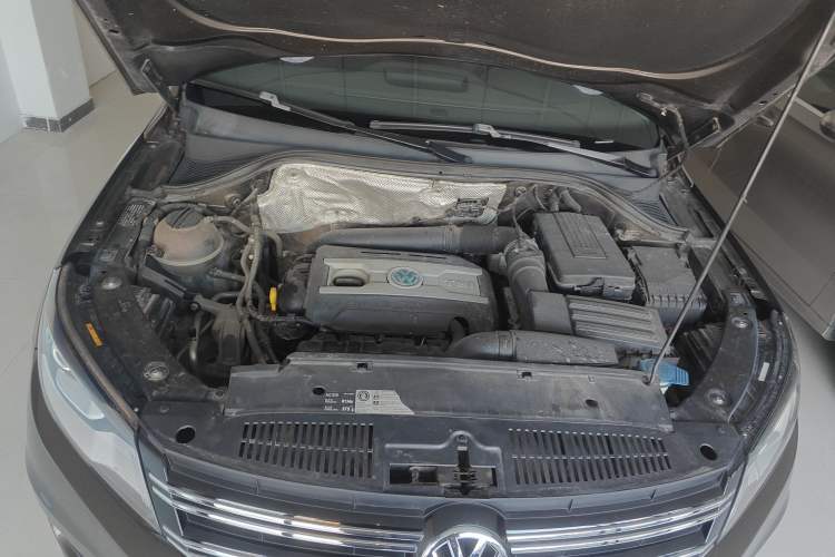 Used Volkswagen Tiguan 2015 1.8TSI Automatic Two-Wheel Drive Luxury Model Engine Bay