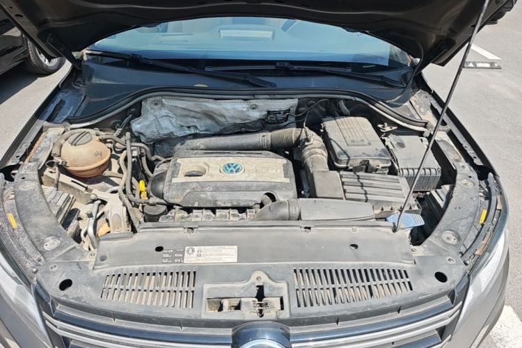 Used Volkswagen Tiguan 2015 1.8TSI Automatic Two-Wheel Drive Comfort Edition Engine Bay