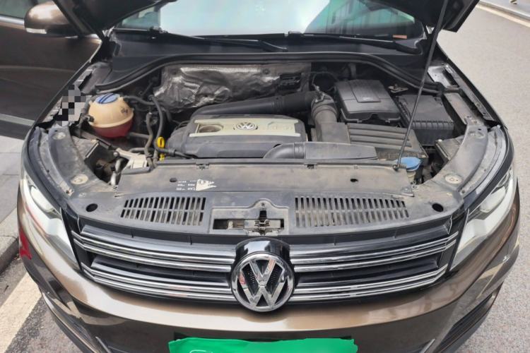 Used Volkswagen Tiguan 2015 2.0 TSI Automatic All-Wheel Drive Flagship Edition Engine Bay