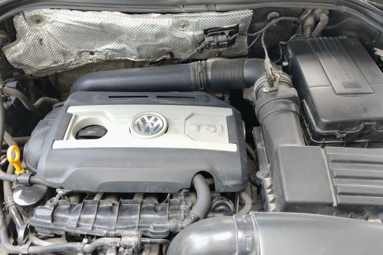 Used Volkswagen Tiguan 2015 1.8TSI Automatic All-Wheel-Drive Luxury Model Engine Bay