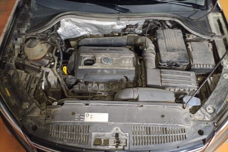 Used Volkswagen Tiguan 2015 2.0 TSI Automatic All-Wheel Drive Luxury Edition Engine Bay
