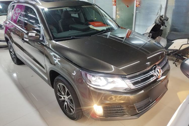 Used Volkswagen Tiguan 2015 1.8TSI Automatic All-Wheel-Drive Luxury Model Exterior 1