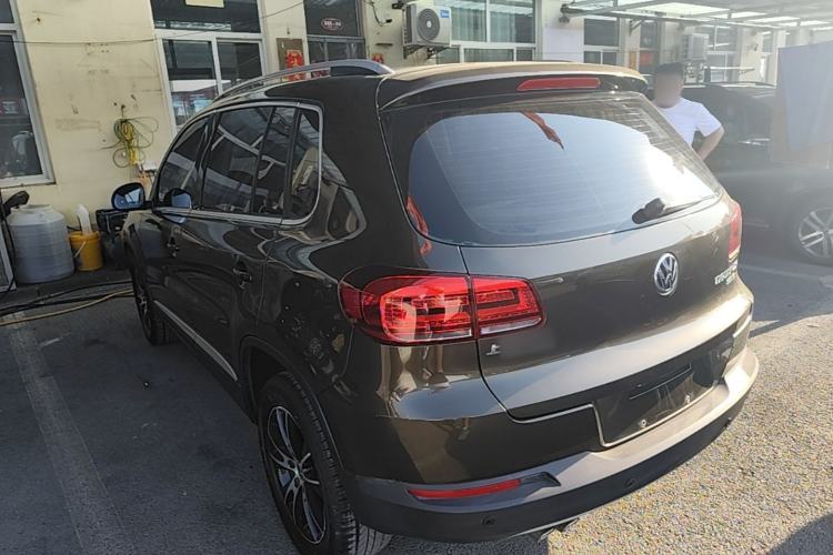 Used Volkswagen Tiguan 2015 1.8TSI Automatic Two-Wheel Drive Luxury Model Exterior 2