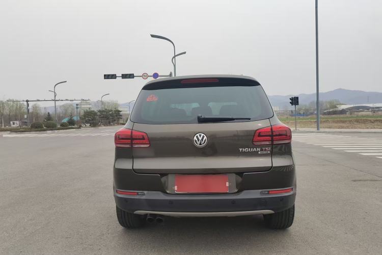 Used Volkswagen Tiguan 2015 2.0 TSI Automatic All-Wheel Drive Flagship Edition Exterior 4