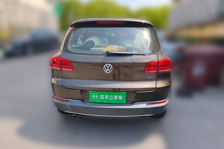 Used Volkswagen Tiguan 2015 1.8TSI Automatic All-Wheel-Drive Luxury Model Exterior 4