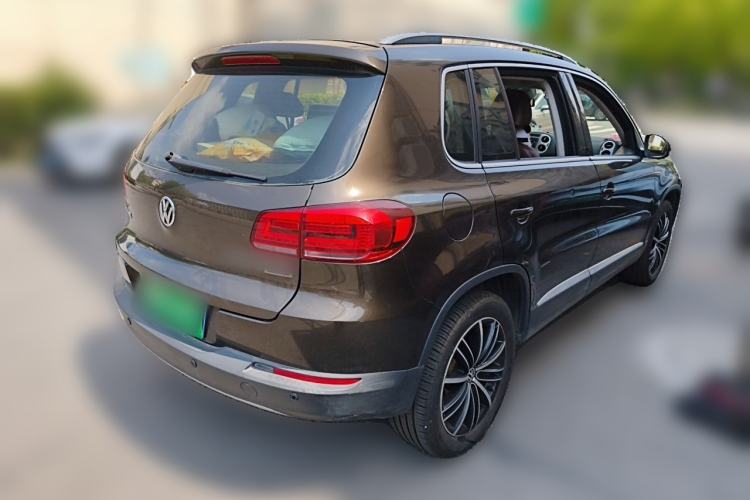 Used Volkswagen Tiguan 2015 1.8TSI Automatic All-Wheel-Drive Luxury Model Exterior 5