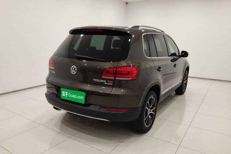 Used Volkswagen Tiguan 2015 2.0 TSI Automatic All-Wheel Drive Luxury Edition Exterior 5