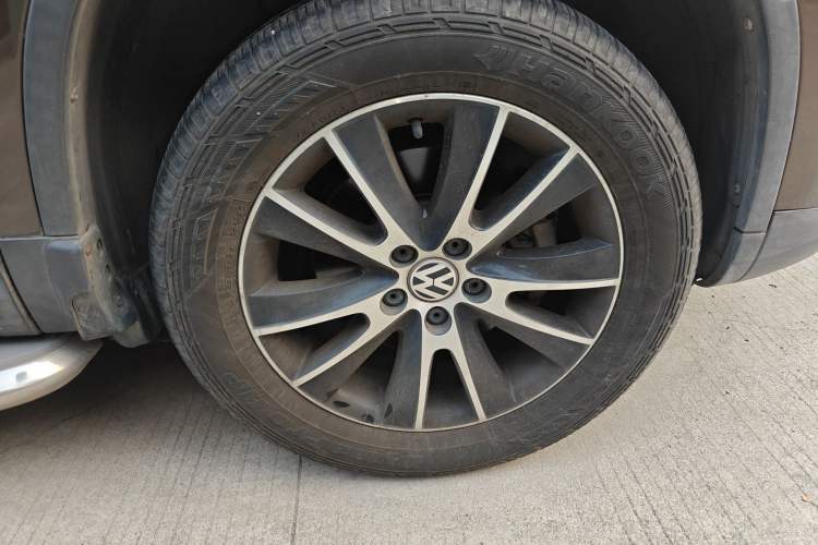 Used Volkswagen Tiguan 2015 1.8TSI Automatic Two-Wheel Drive Luxury Model Exterior 7