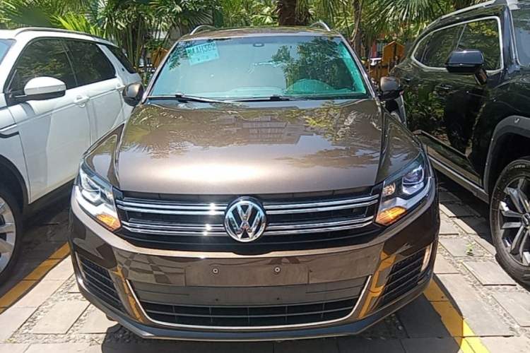 Used Volkswagen Tiguan 2015 2.0 TSI Automatic All-Wheel Drive Luxury Edition Front