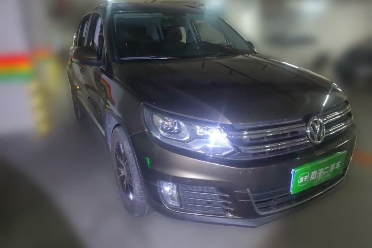 Used Volkswagen Tiguan 2015 1.8TSI Automatic Two-Wheel Drive Luxury Model Front Right 45 Deg