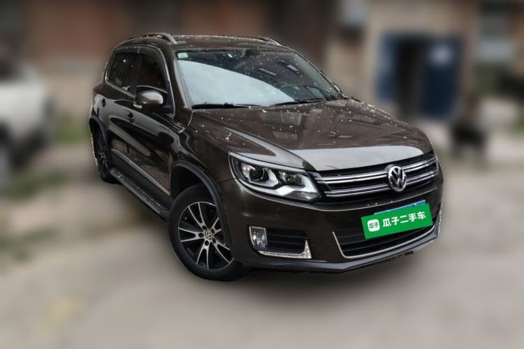 Used Volkswagen Tiguan 2015 1.8TSI Automatic Two-Wheel Drive Luxury Model Front Right 45 Deg