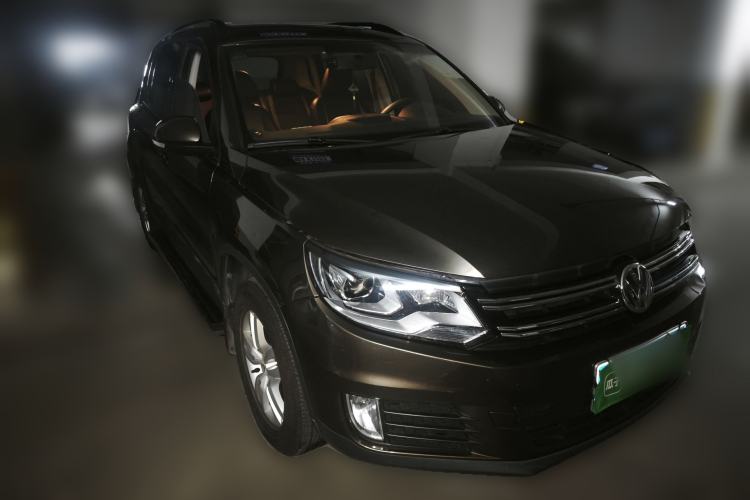 Used Volkswagen Tiguan 2015 1.8TSI Manual Two-Wheel Drive Fashion Edition Front Right 45 Deg