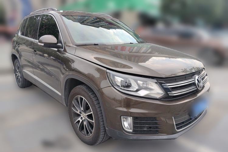Used Volkswagen Tiguan 2015 1.8TSI Automatic Two-Wheel Drive Luxury Model Front Right 45 Deg