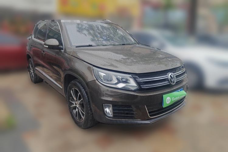 Used Volkswagen Tiguan 2015 1.8TSI Automatic Two-Wheel Drive Luxury Model Front Right 45 Deg