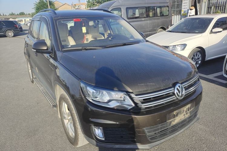 Used Volkswagen Tiguan 2015 1.8TSI Manual Two-Wheel Drive Fashion Edition Front Right 45 Deg