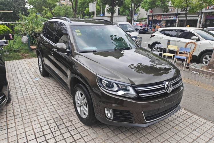 Used Volkswagen Tiguan 2015 1.8TSI Automatic Two-Wheel Drive Trend Edition Front Right 45 Deg