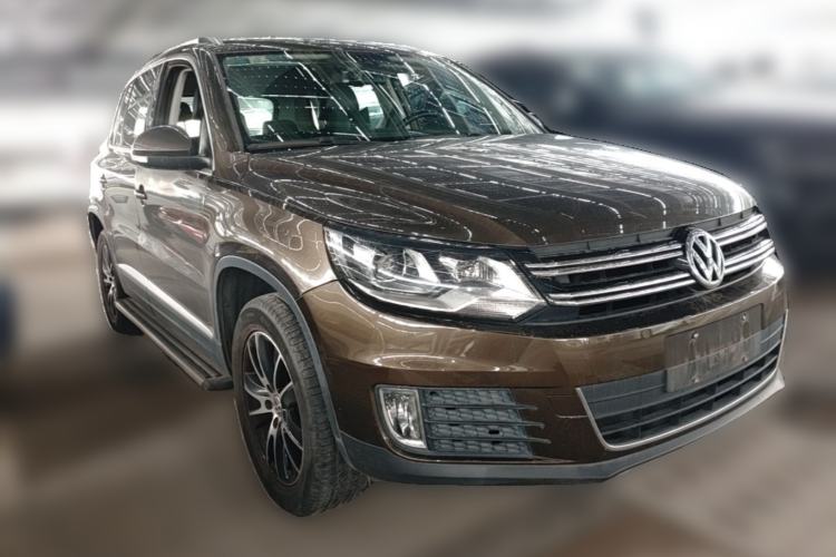 Used Volkswagen Tiguan 2015 1.8TSI Automatic Two-Wheel Drive Luxury Model Front Right 45 Deg