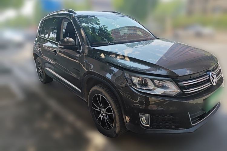 Used Volkswagen Tiguan 2015 1.8TSI Automatic Two-Wheel Drive Luxury Model Front Right 45 Deg