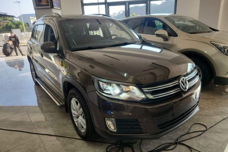 Used Volkswagen Tiguan 2015 1.8TSI Automatic Two-Wheel Drive Trend Edition Front Right 45 Deg