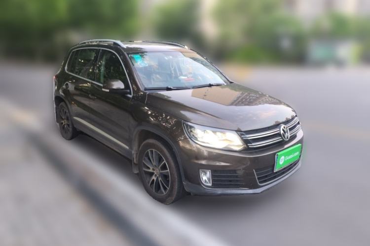 Used Volkswagen Tiguan 2015 1.8TSI Automatic Two-Wheel Drive Luxury Model Front Right 45 Deg