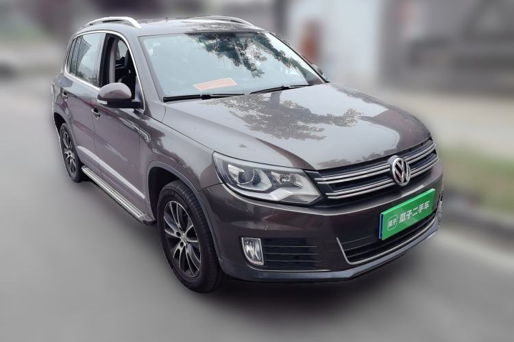 Used Volkswagen Tiguan 2015 1.8TSI Automatic Two-Wheel Drive Luxury Model Front Right 45 Deg