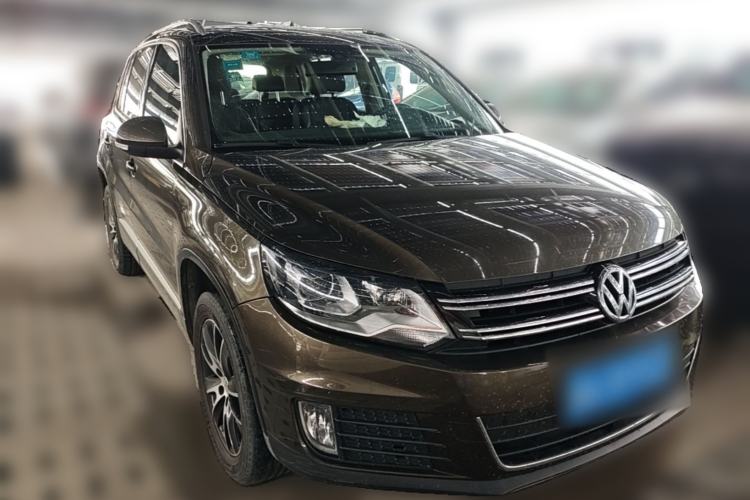 Used Volkswagen Tiguan 2015 1.8TSI Automatic Two-Wheel Drive Luxury Model Front Right 45 Deg