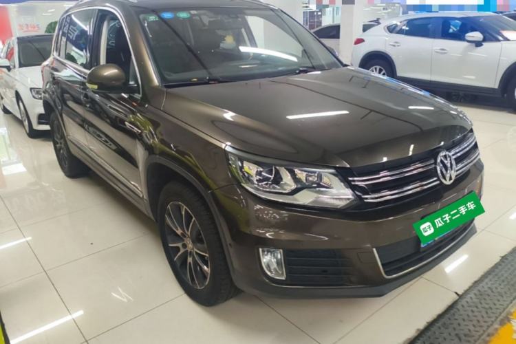 Used Volkswagen Tiguan 2015 1.8TSI Automatic Two-Wheel Drive Luxury Model Front Right 45 Deg