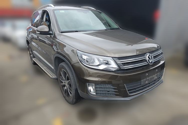 Used Volkswagen Tiguan 2015 1.8TSI Automatic Two-Wheel Drive Luxury Model Front Right 45 Deg