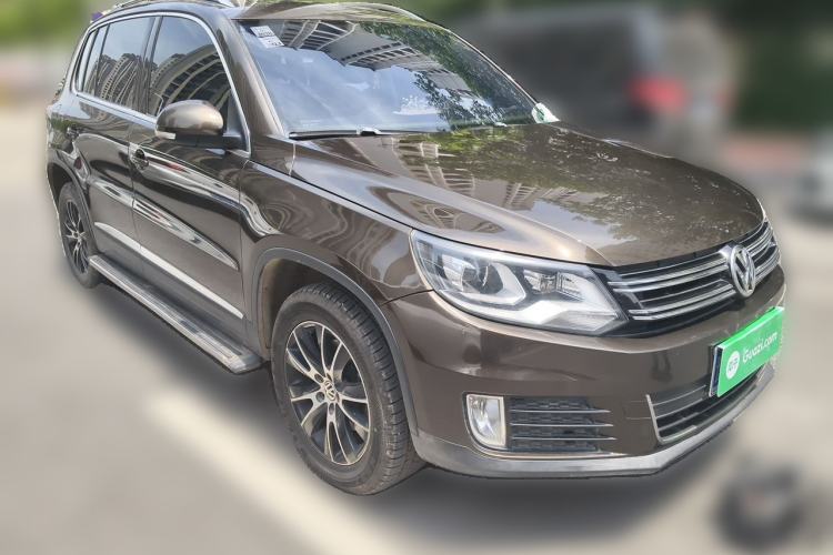 Used Volkswagen Tiguan 2015 1.8TSI Automatic Two-Wheel Drive Luxury Model Front Right 45 Deg