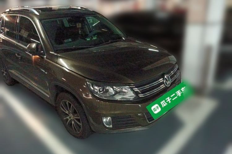 Used Volkswagen Tiguan 2015 1.8TSI Automatic Two-Wheel Drive Luxury Model Front Right 45 Deg