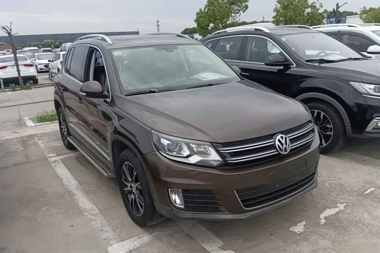Used Volkswagen Tiguan 2015 1.8TSI Automatic Two-Wheel Drive Luxury Model Front Right 45 Deg