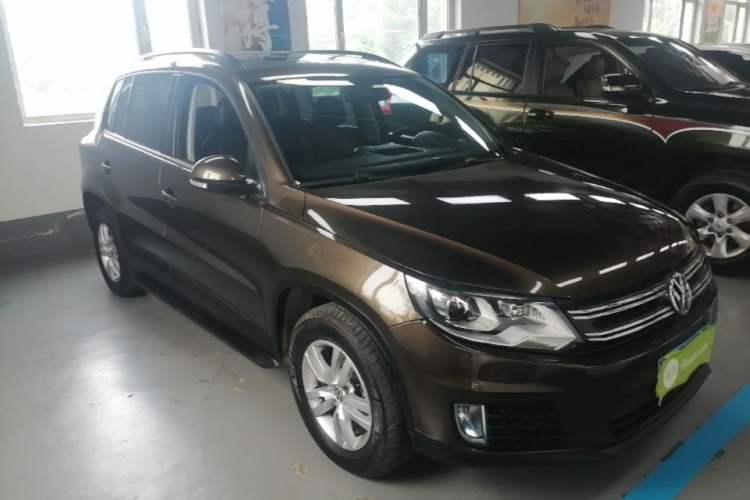 Used Volkswagen Tiguan 2015 1.8TSI Automatic Two-Wheel Drive Trend Edition Front Right 45 Deg