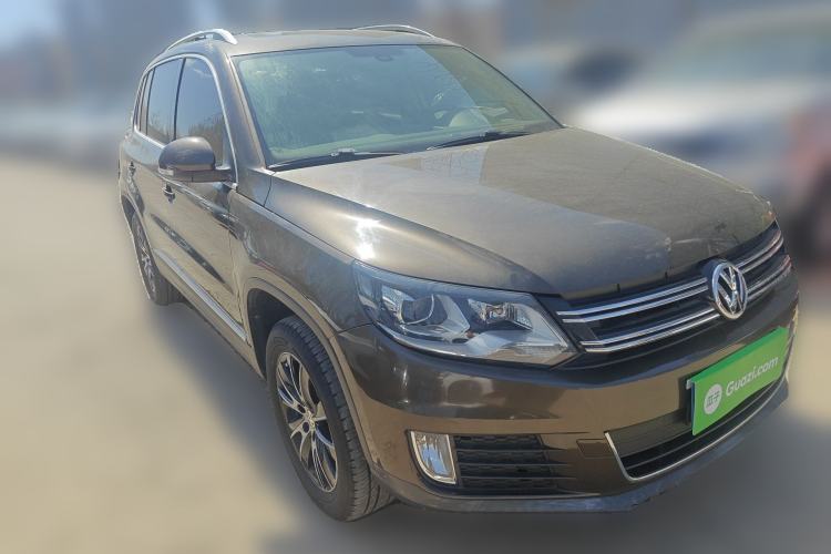 Used Volkswagen Tiguan 2015 1.8TSI Automatic Two-Wheel Drive Luxury Model Front Right 45 Deg