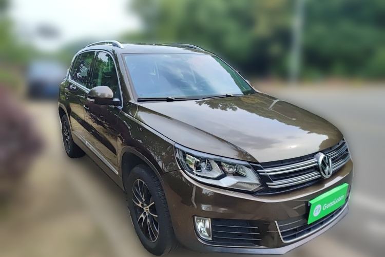 Used Volkswagen Tiguan 2015 1.8TSI Automatic Two-Wheel Drive Luxury Model Front Right 45 Deg