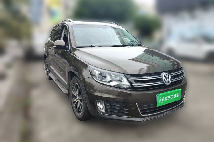 Used Volkswagen Tiguan 2015 1.8TSI Automatic Two-Wheel Drive Luxury Model Front Right 45 Deg