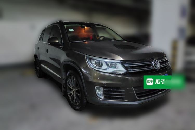 Used Volkswagen Tiguan 2015 1.8TSI Automatic Two-Wheel Drive Luxury Model Front Right 45 Deg