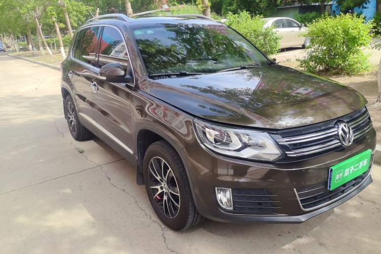 Used Volkswagen Tiguan 2015 1.8TSI Automatic Two-Wheel Drive Luxury Model Front Right 45 Deg
